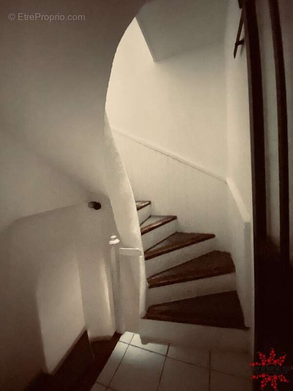 Maison à NISSAN-LEZ-ENSERUNE