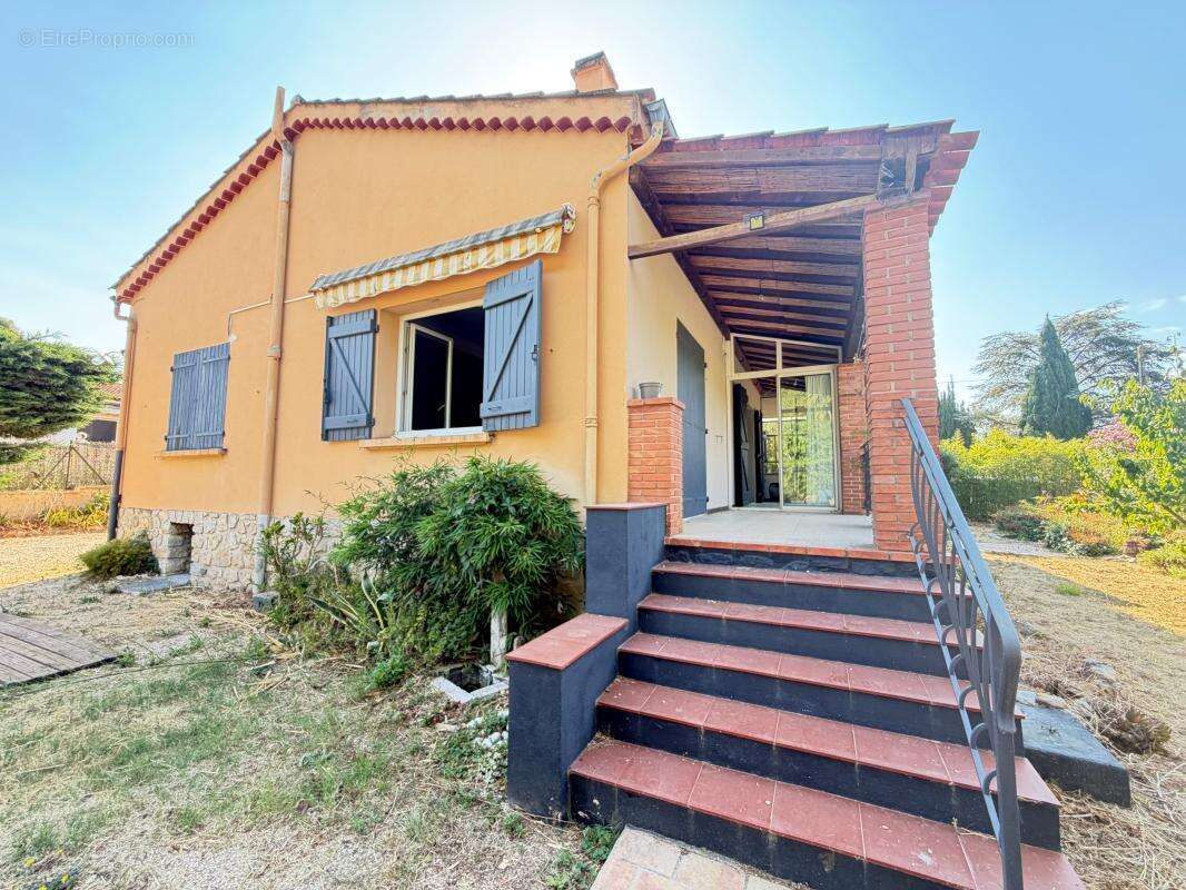 SANARY-SUR-MER – Maison de plain-pied – Terrain 950 m² - photo 2