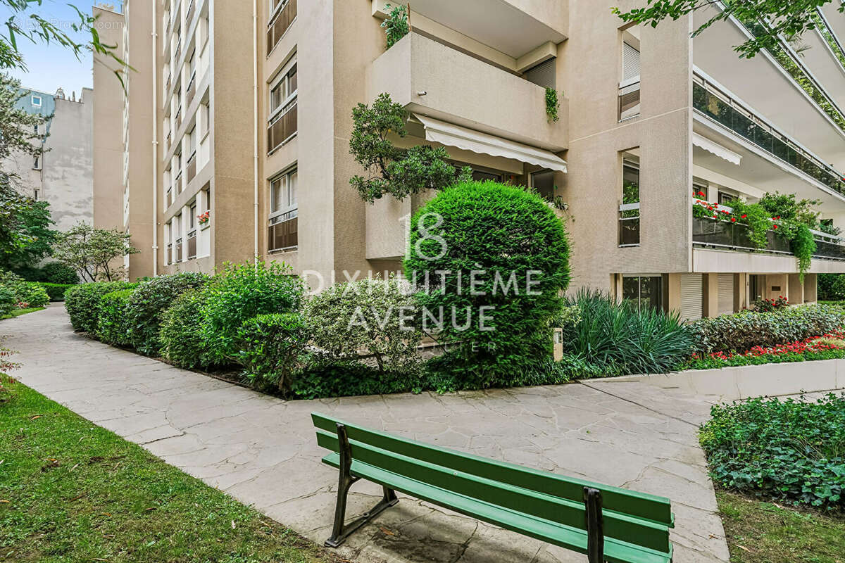 Rue Fabre d'Eglantine-24m² - photo 9