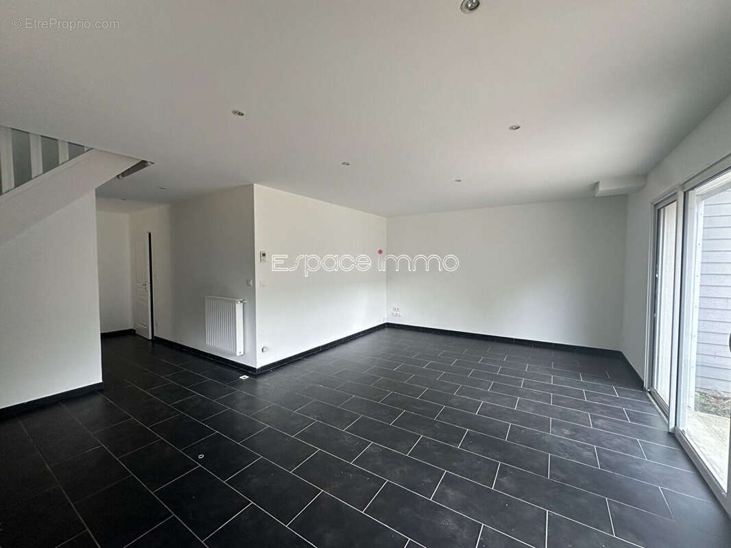 Maison à SAINT-LEGER-DU-BOURG-DENIS