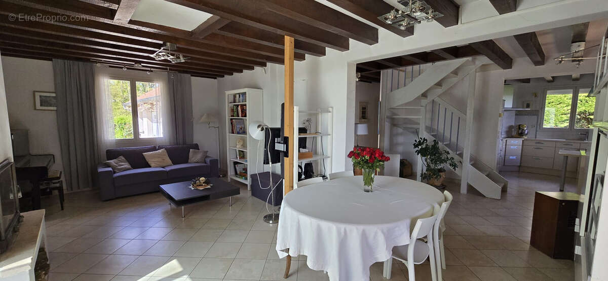 Maison à L'ABERGEMENT-SAINTE-COLOMBE