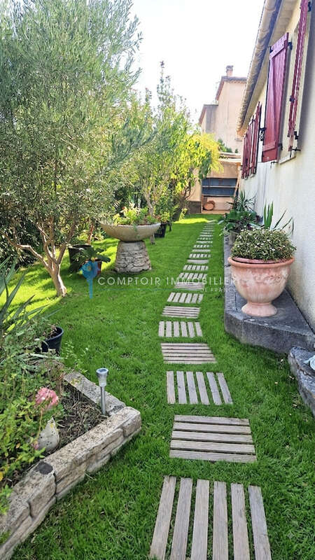 Maison 99 m² à Saint-Julien-Les-Rosiers  - photo 15