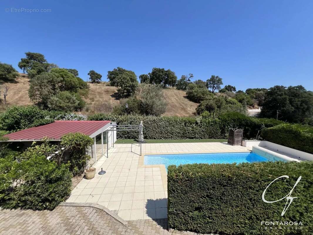 Maison à LES ISSAMBRES