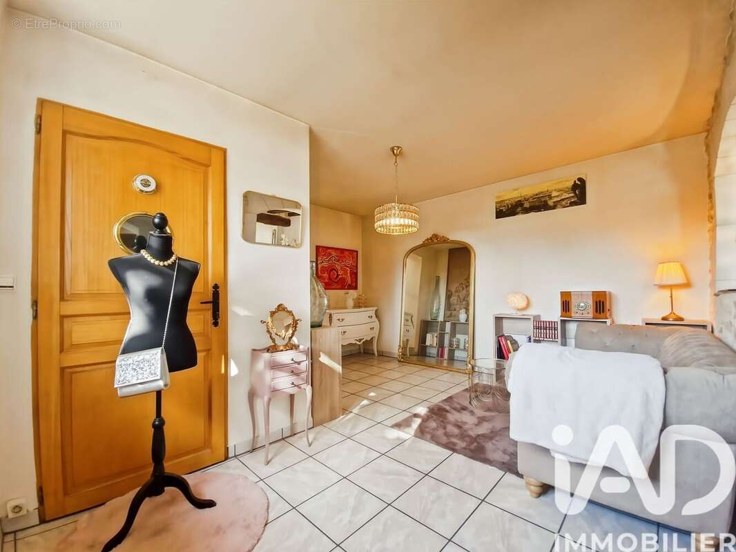 Maison 80 m² à Mont-Saint-Sulpice  - photo 8