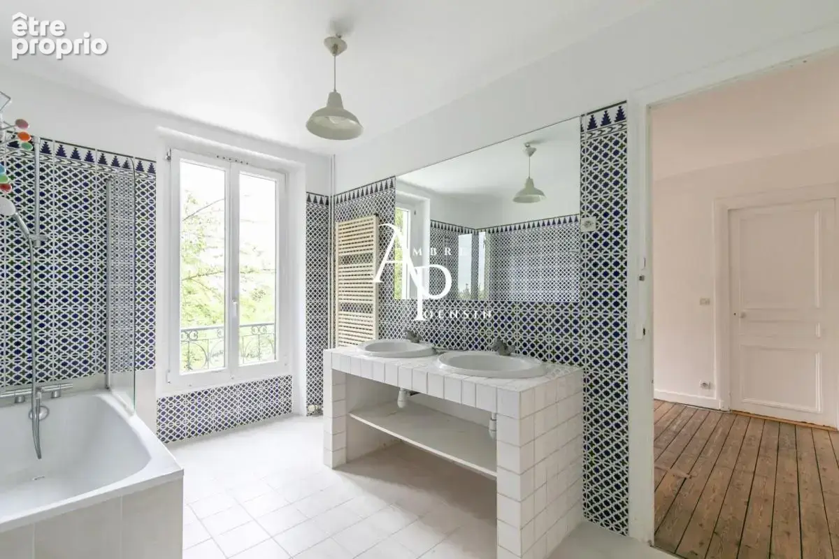 Maison 246 m² à Rosny-Sous-Bois  - photo 16