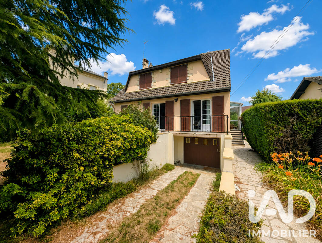 Photo 1 - Maison à EZANVILLE