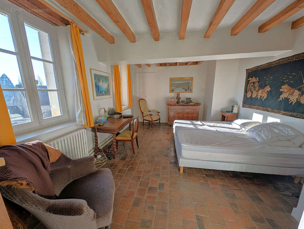 Maison à CHARBUY