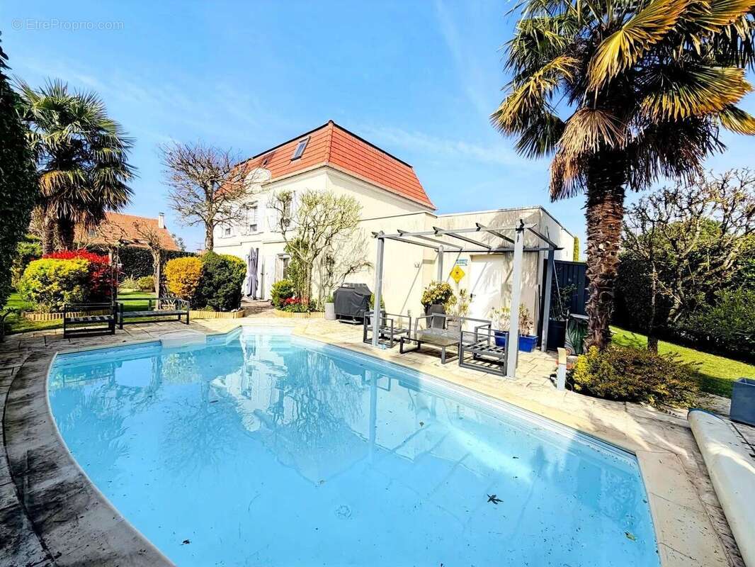 Maison à OZOIR-LA-FERRIERE