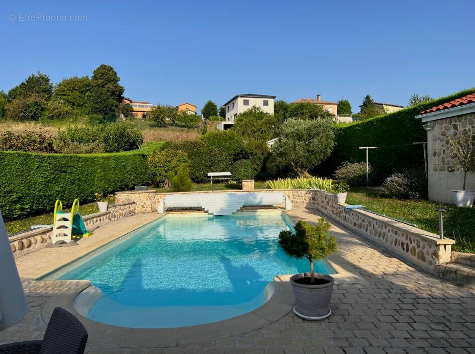 Maison à SAINT-CYR-SUR-LE-RHONE