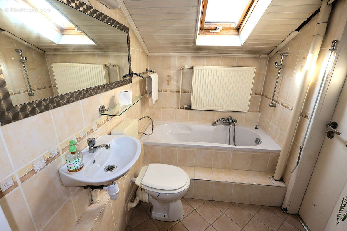 Maison à VILLAGE-NEUF