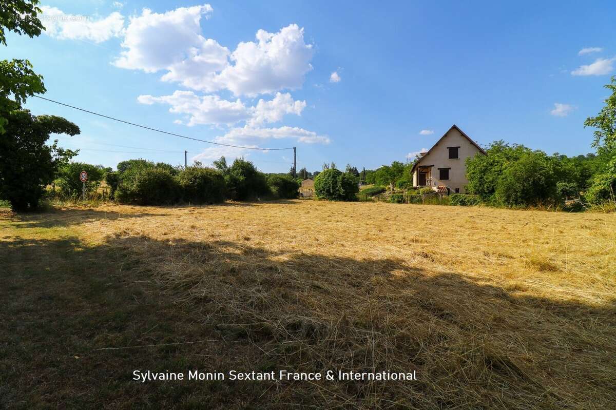 Terrain à CORGNAC-SUR-L'ISLE