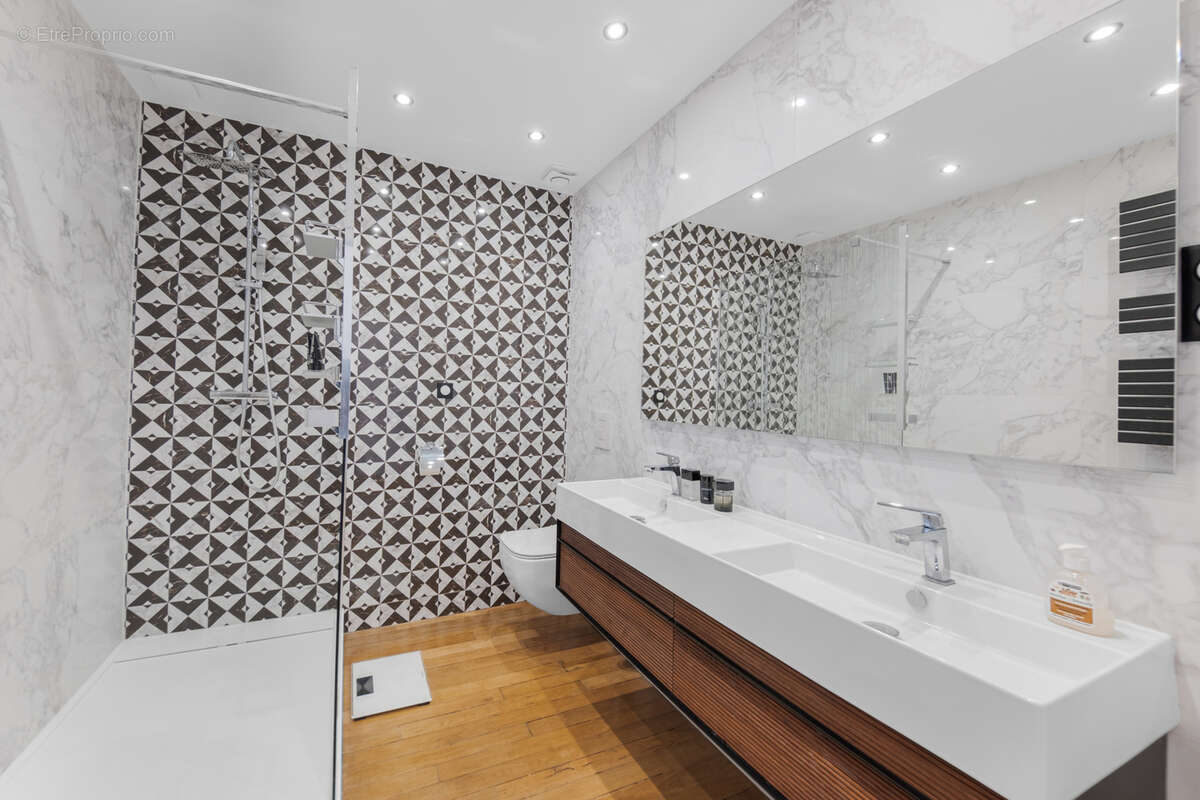 Splendide appartement de caractère au cœur d'une demeure du XIXème siècle - photo 11