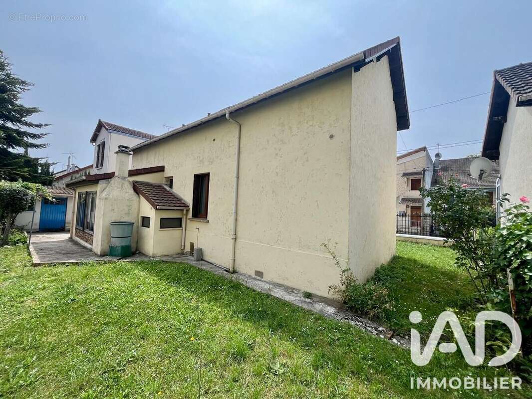 Maison 118 m² à Pierrefitte-Sur-Seine  - photo 2
