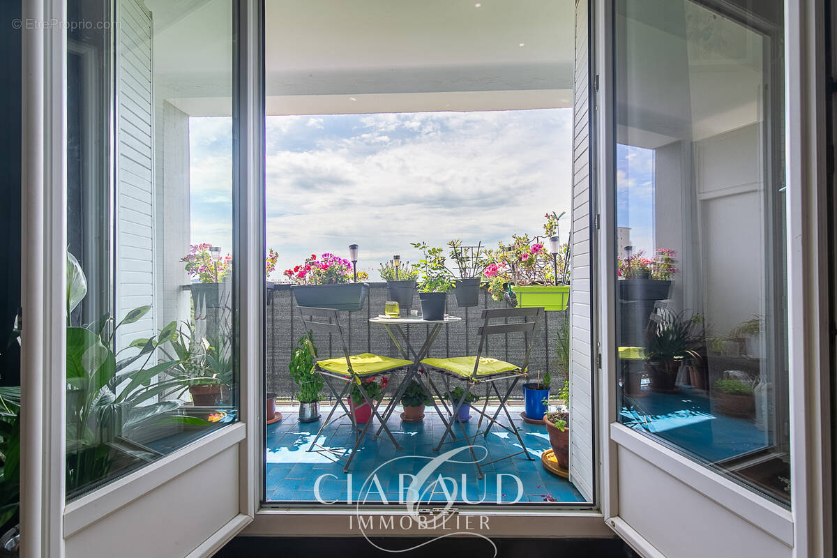 Appartement à MARSEILLE-4E