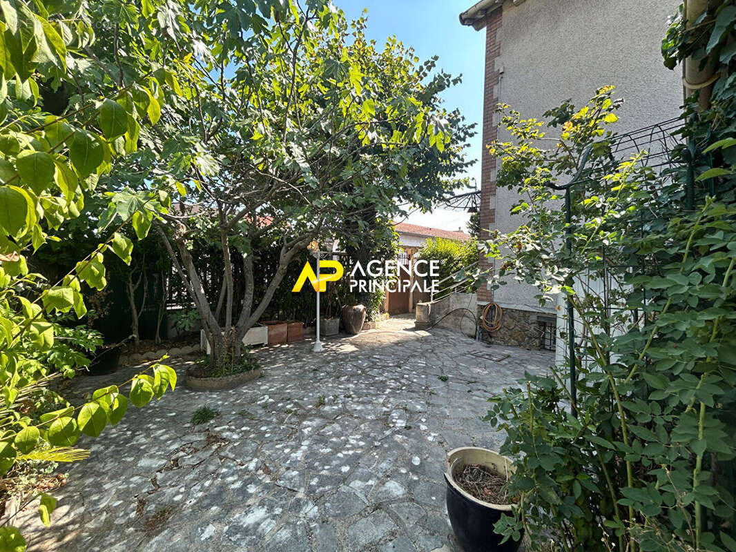 Bezons _ secteur des chenes_ maison - photo 18