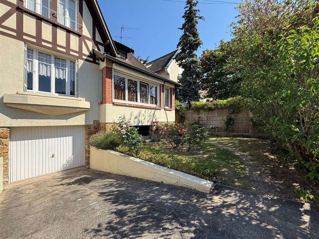 Maison à LE VESINET