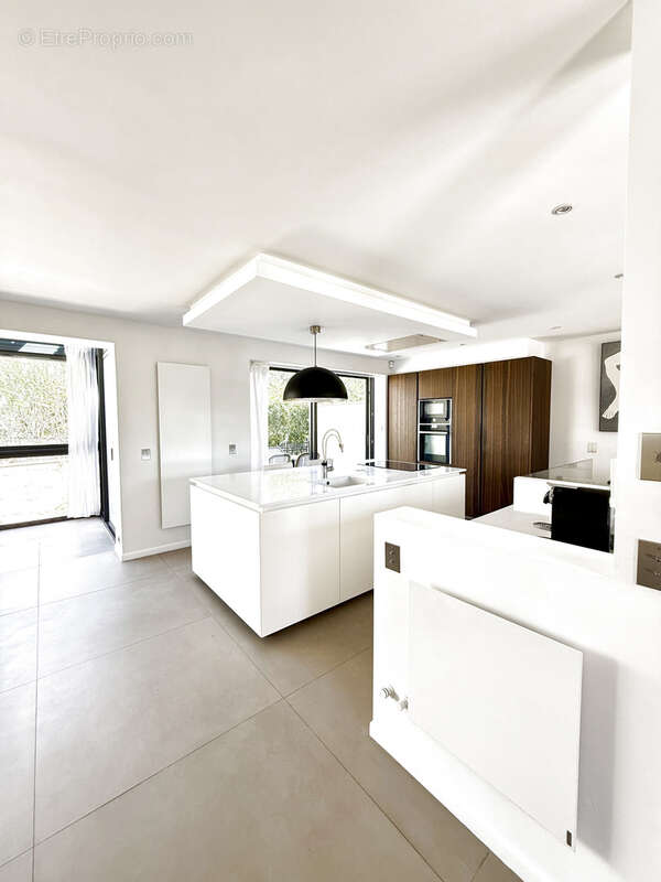 Maison à LE PLESSIS-ROBINSON