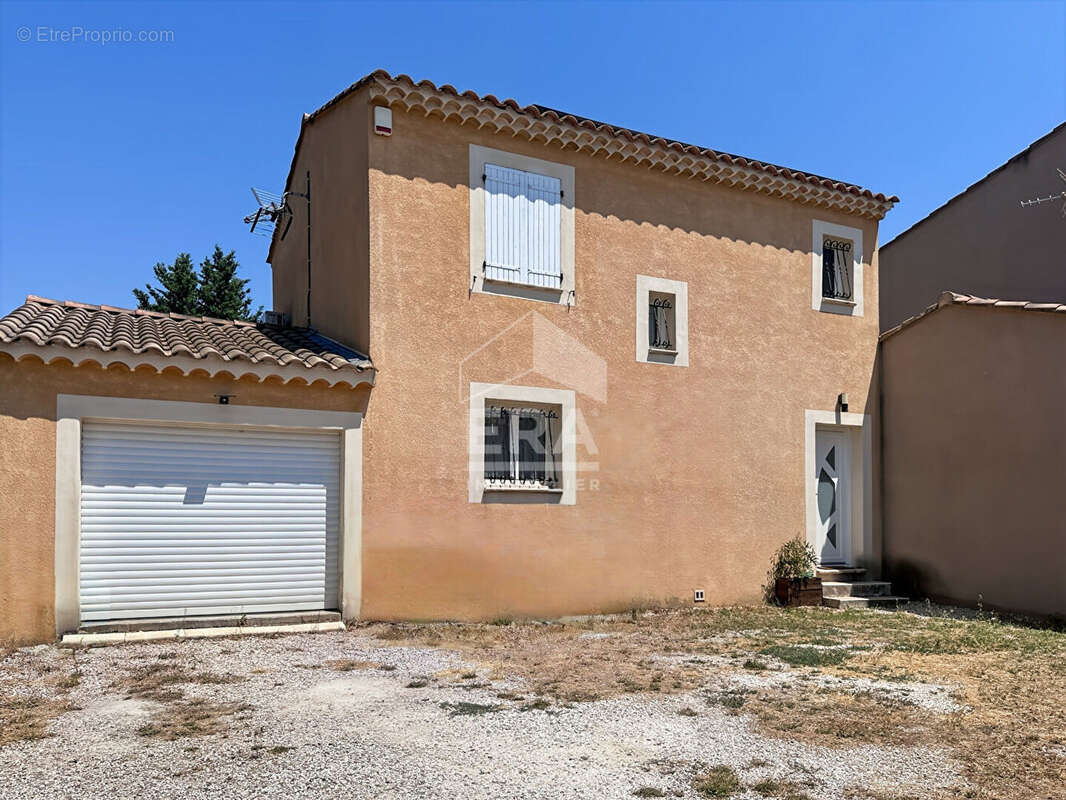 Maison à CHATEAURENARD