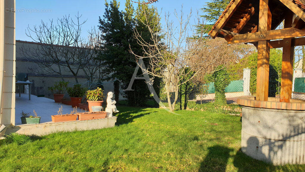 Maison à LIMEIL-BREVANNES