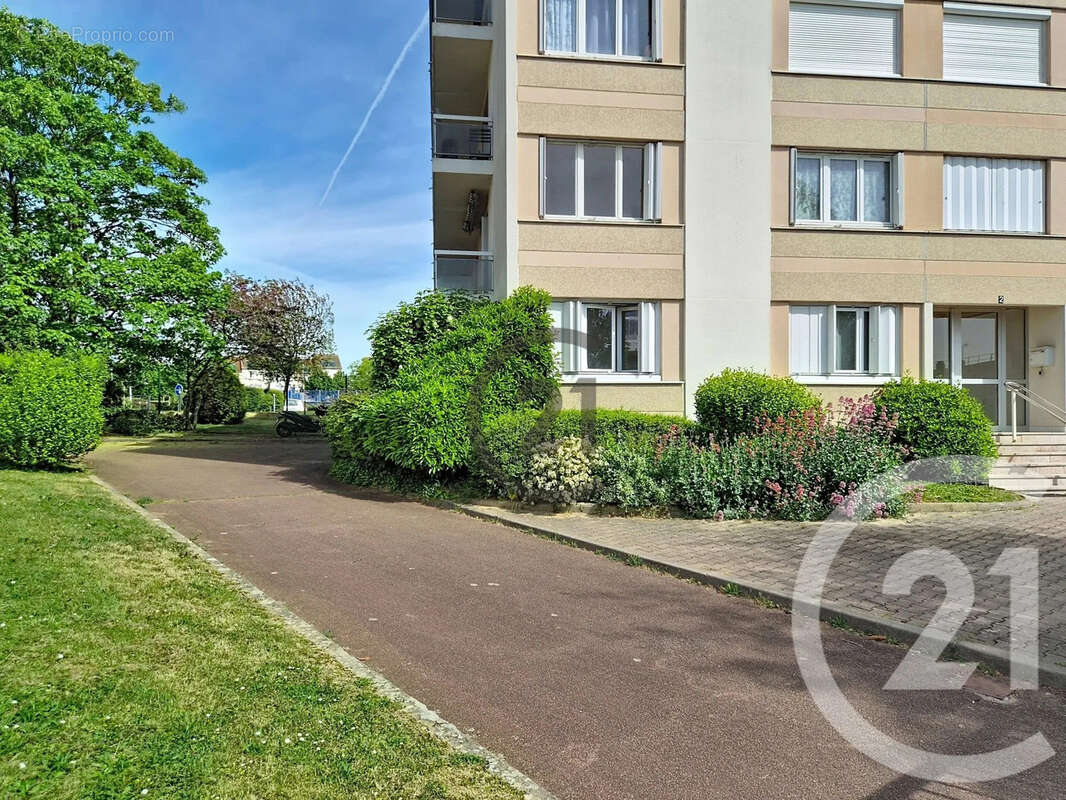 Appartement à MIGENNES