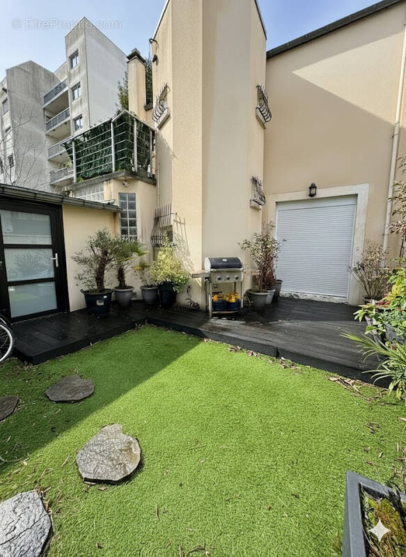 Maison à SAINT-MAUR-DES-FOSSES