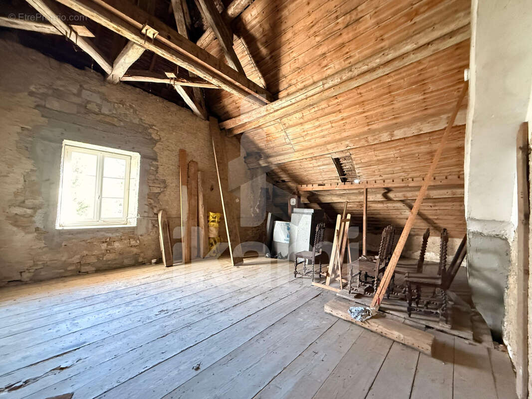Maison à MONTAIN