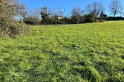 Terrain à LA CHAPELLE-AUBAREIL