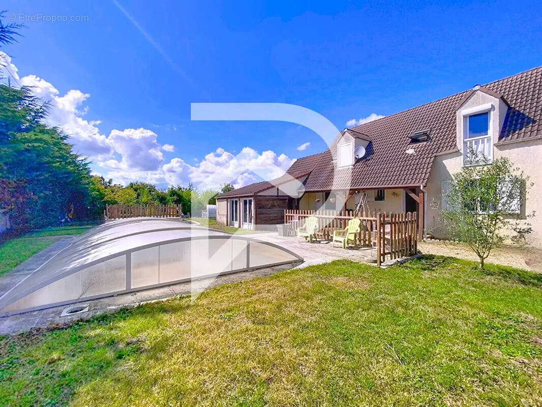 Maison à VERT-EN-DROUAIS