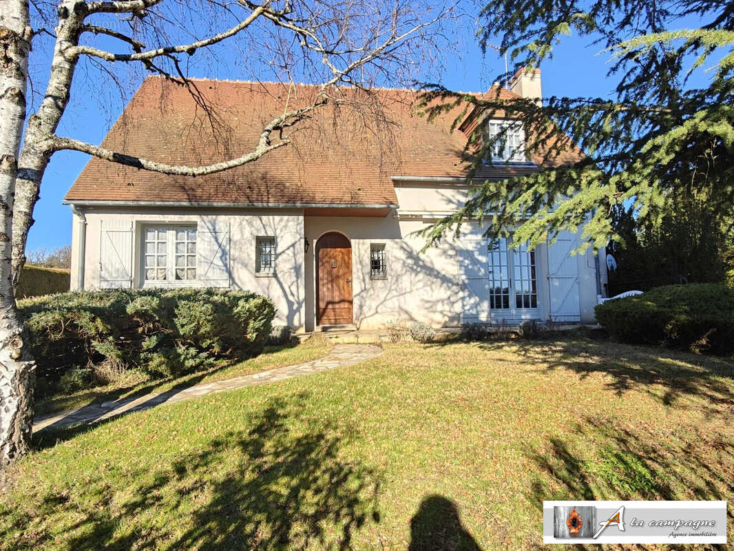 Maison à CHAMBON-SUR-VOUEIZE