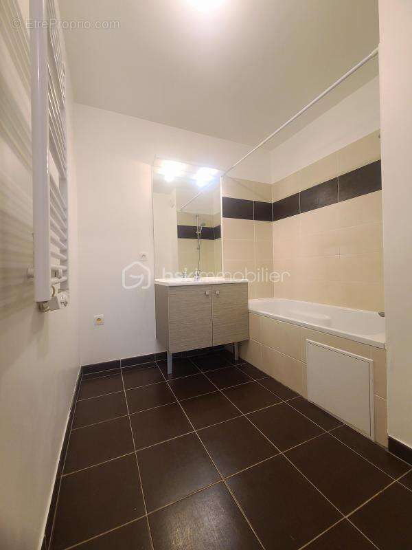 Appartement T3 de 59 m² avec balcon, parking et ascenseur au 4ème étage sur 5 – Résidence récente (2012) - photo 13