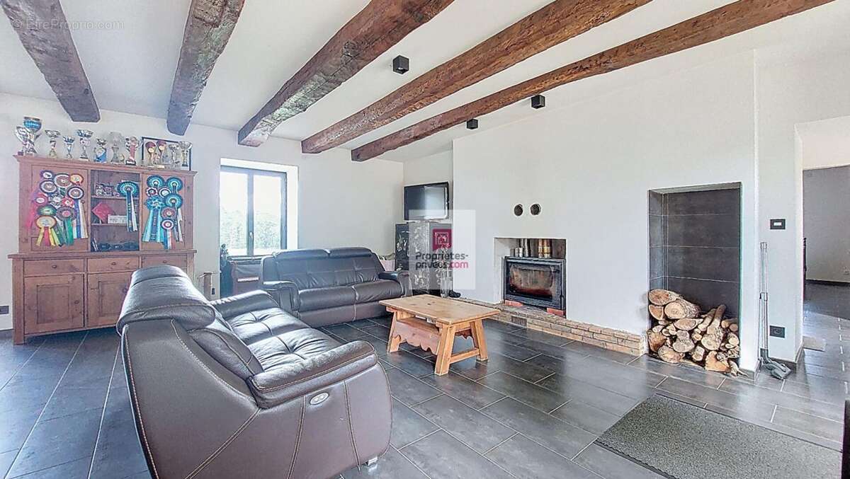 Maison à ROUFFIGNAC-SAINT-CERNIN-DE-REILHAC