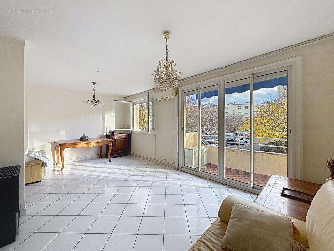 Appartement à MARSEILLE-8E