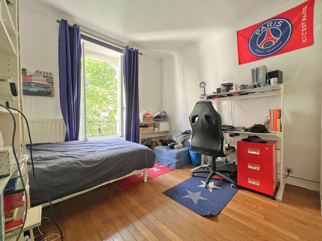 Appartement à COURBEVOIE