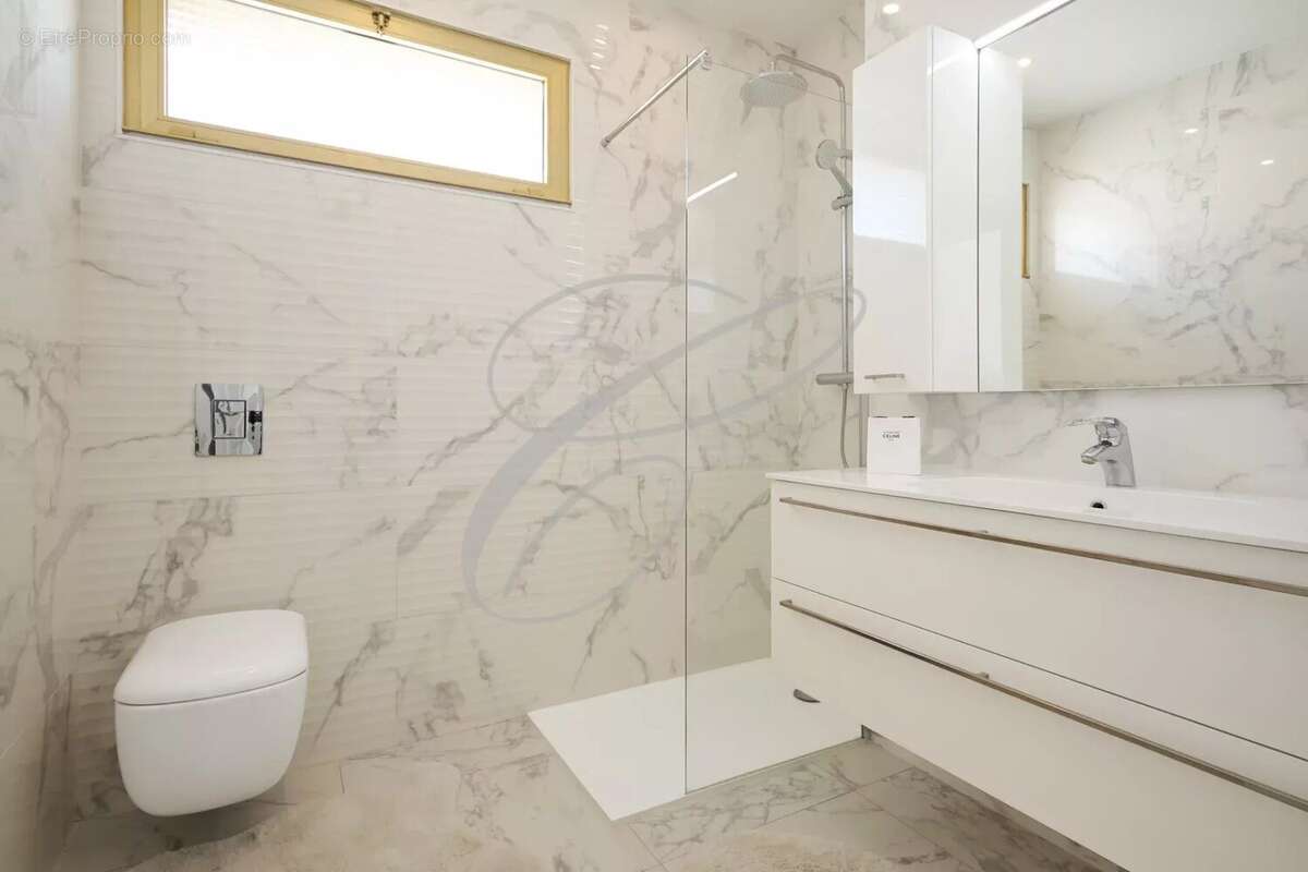 Appartement à ROQUEBRUNE-CAP-MARTIN