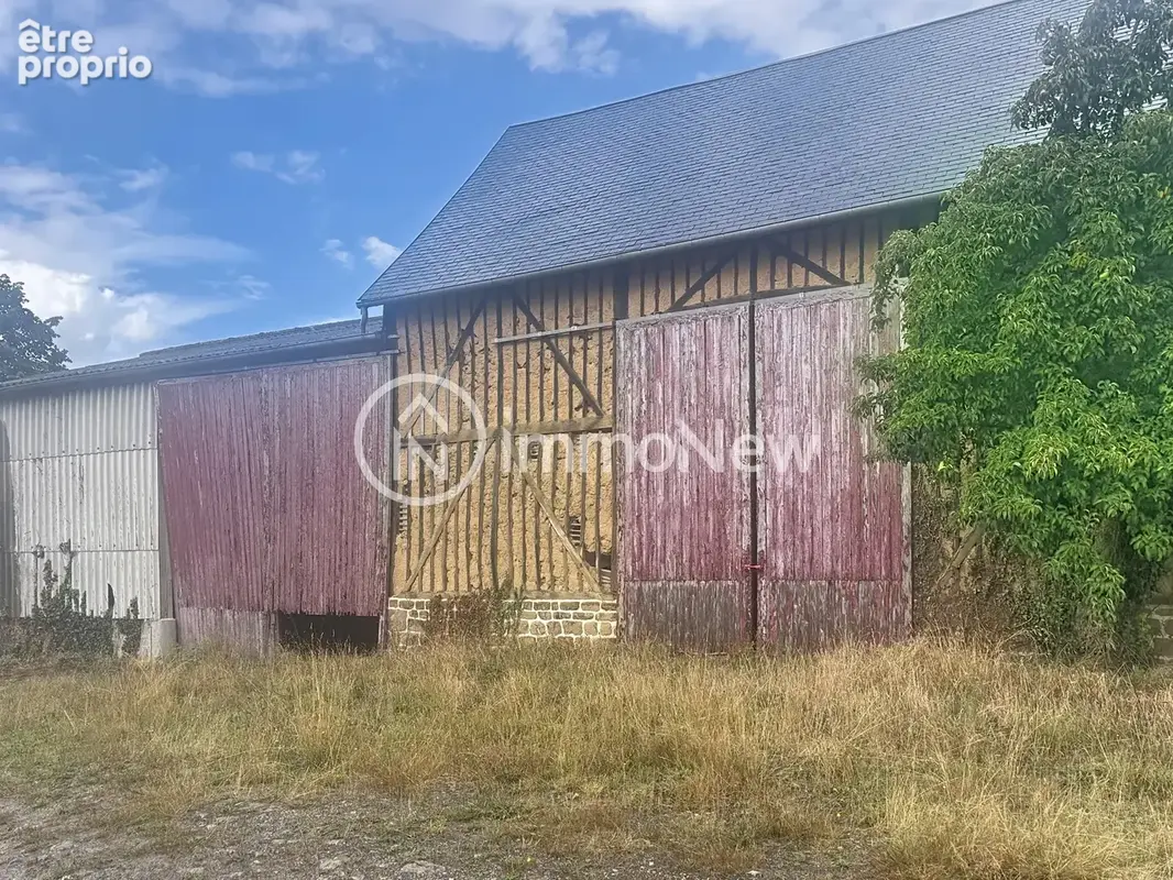 Maison datee de 1677  de 130 m2 avec batiments 300 m2 et four a pain sur terrain 3380 m2 environ - photo 6