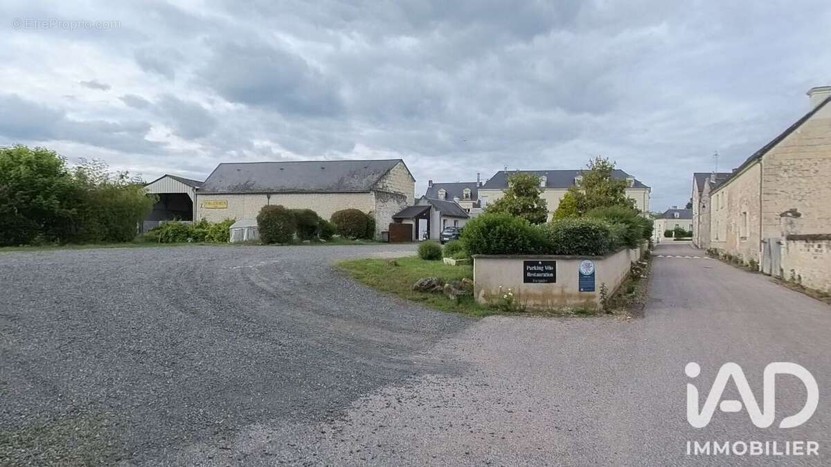 Commerce 226 m² à Savigny-En-Veron  - photo 6