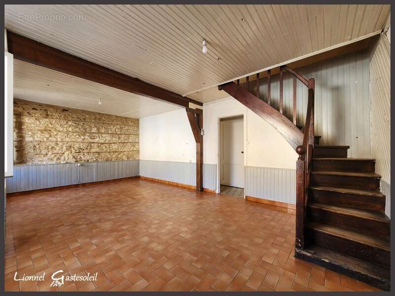 Maison à vendre 4 chambres avec jardin, parking sur la commune de Pineuilh proche de Sainte Foy la Grande (33) - photo 3