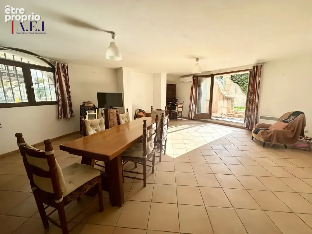 Six Fours les plages - Bas de villa avec jardin et stationnement - photo 2