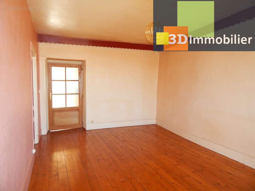 SALON 20.10 M² - Maison à LONS-LE-SAUNIER