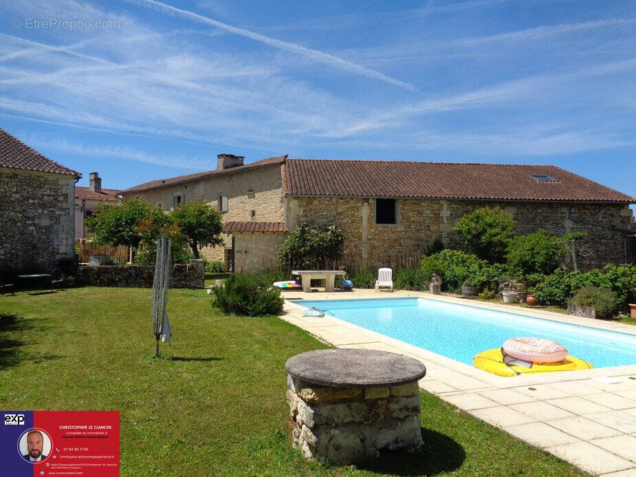 Maison à LA TOUR-BLANCHE