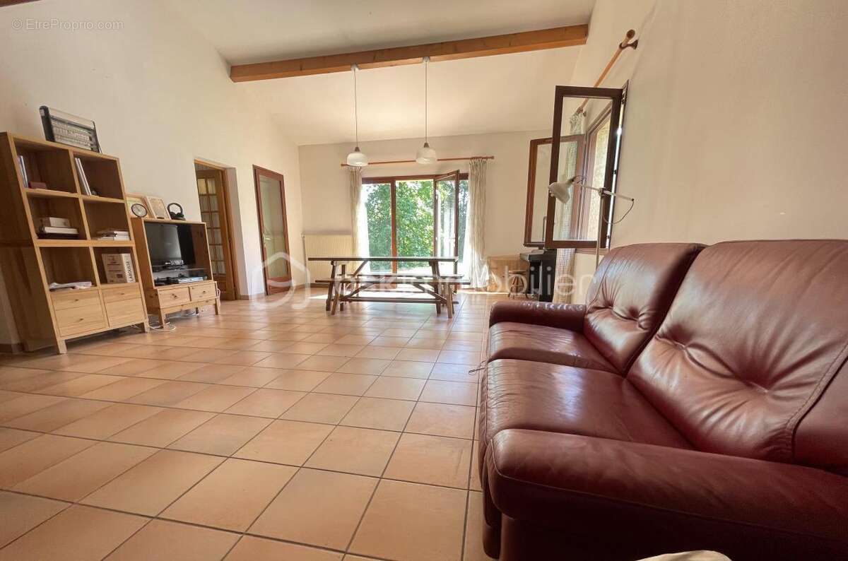 Elégante villa 6 pièces avec jardin verdoyant, au calme - photo 5