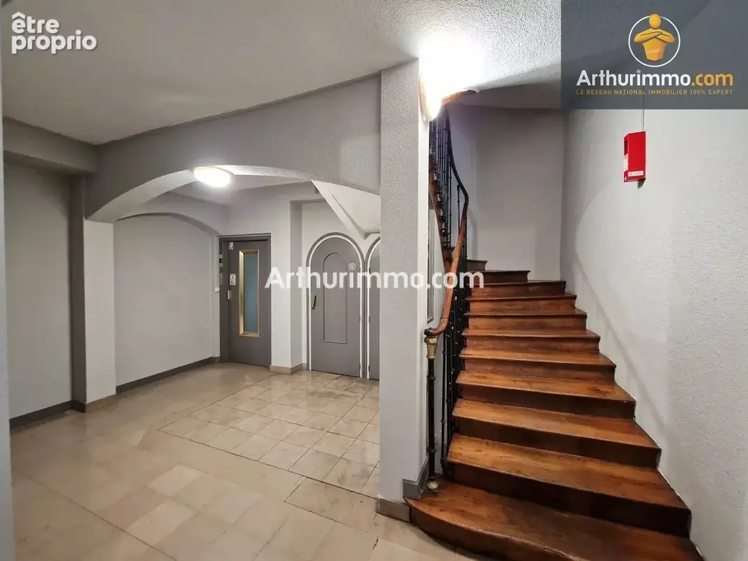 LONS-LE-SAUNIER (39 JURA), à vendre appartement sous combles centre-ville, 2 chambres, 65 m² au sol, très lumineux. - photo 11