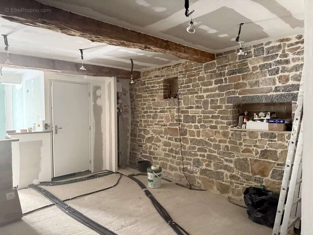 Maison à BESSE-SUR-ISSOLE