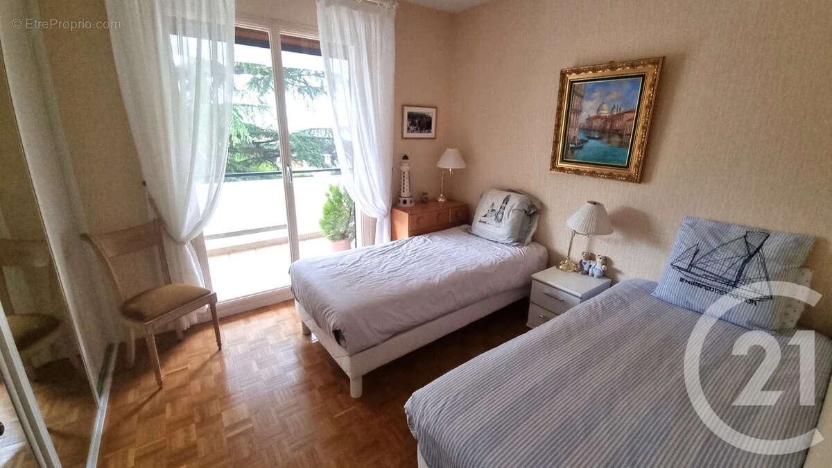 Appartement à SAINT-MAUR-DES-FOSSES