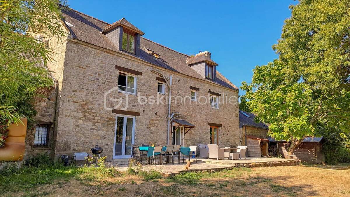 Domaine en pierre avec deux maisons – idéal gîte ou chambres d’hôtes – 354 m² – parc 7800 m² - photo 3