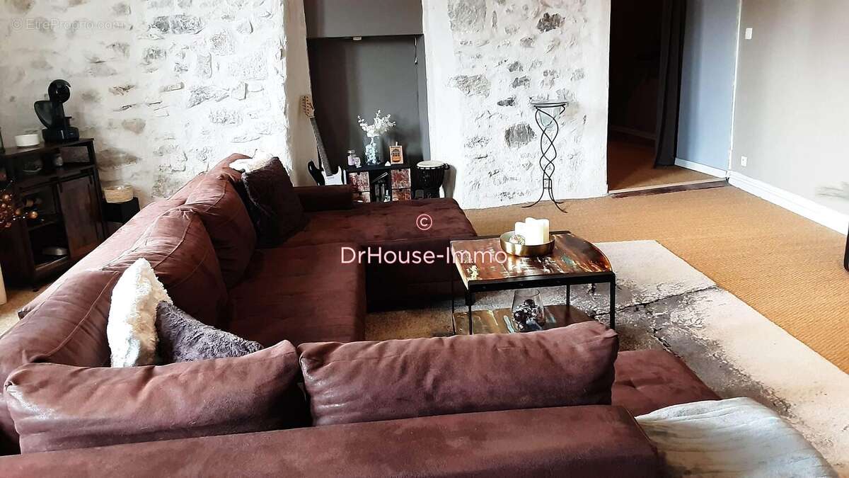 Maison à SAINTE-VALIERE