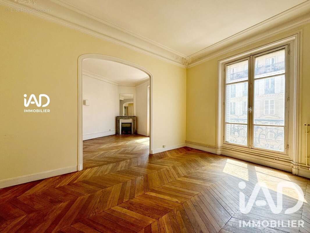Appartement 76 m² à Paris-10e  - photo 4