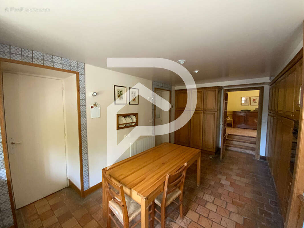 Maison à SAINT-REMY-L&#039;HONORE