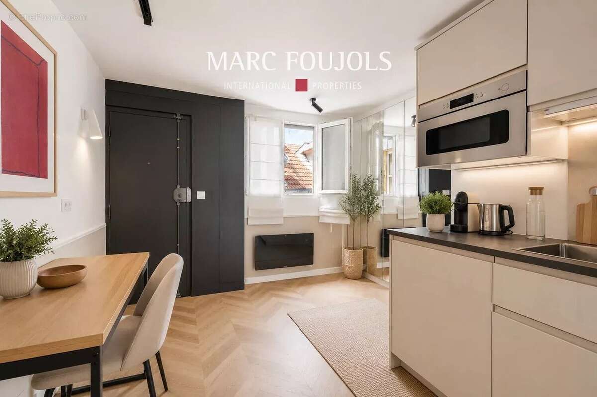Appartement à PARIS-6E