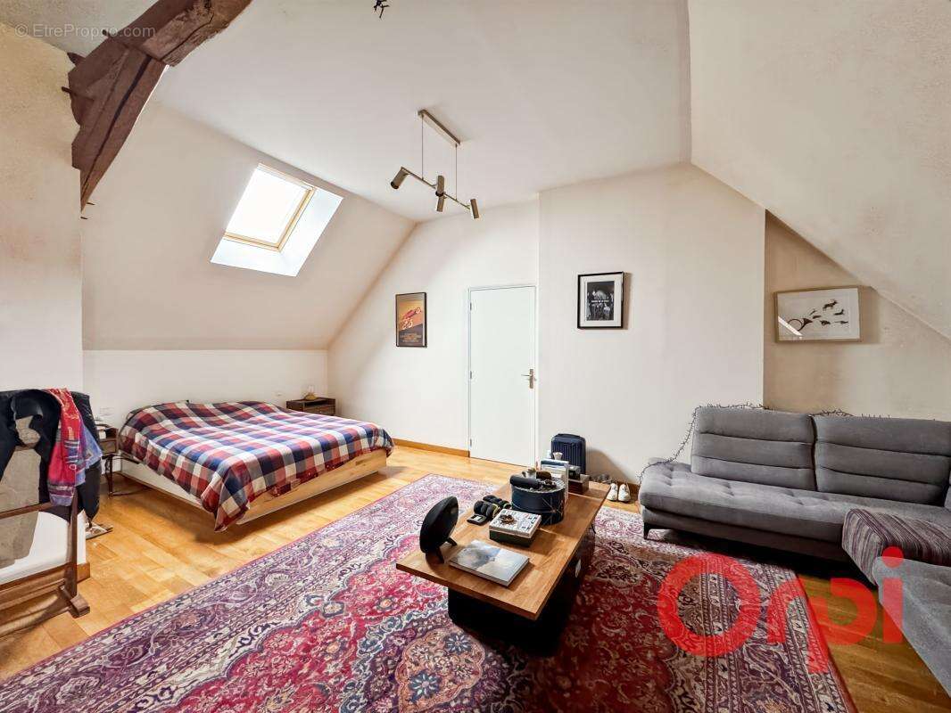 Maison à DUN-SUR-AURON